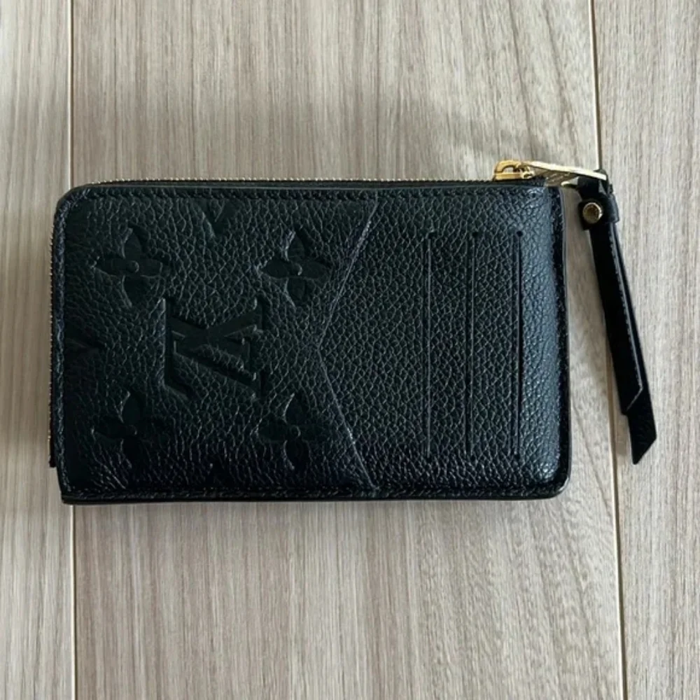 Black Louis Vuitton Women's Wallet - Picture 4 of 8